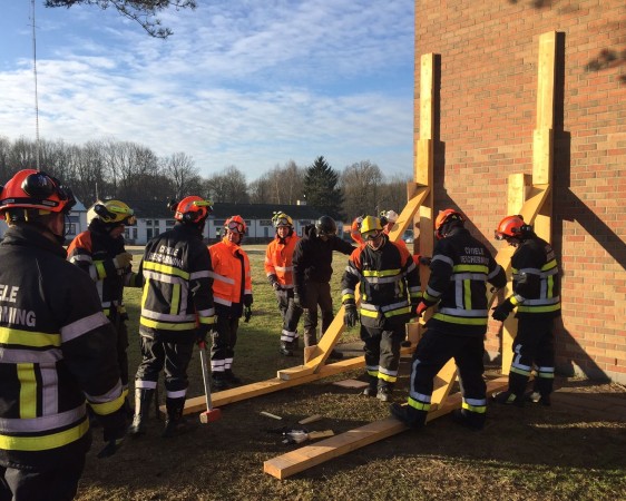 153 agents de la Protection civile formés au sauvetage de survivants 153 agents de la Protection civile formés au sauvetage de survivants