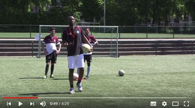 BX Brussels aide les sans-abri et les SDF par le football BX Brussels aide les sans-abri et les SDF par le football